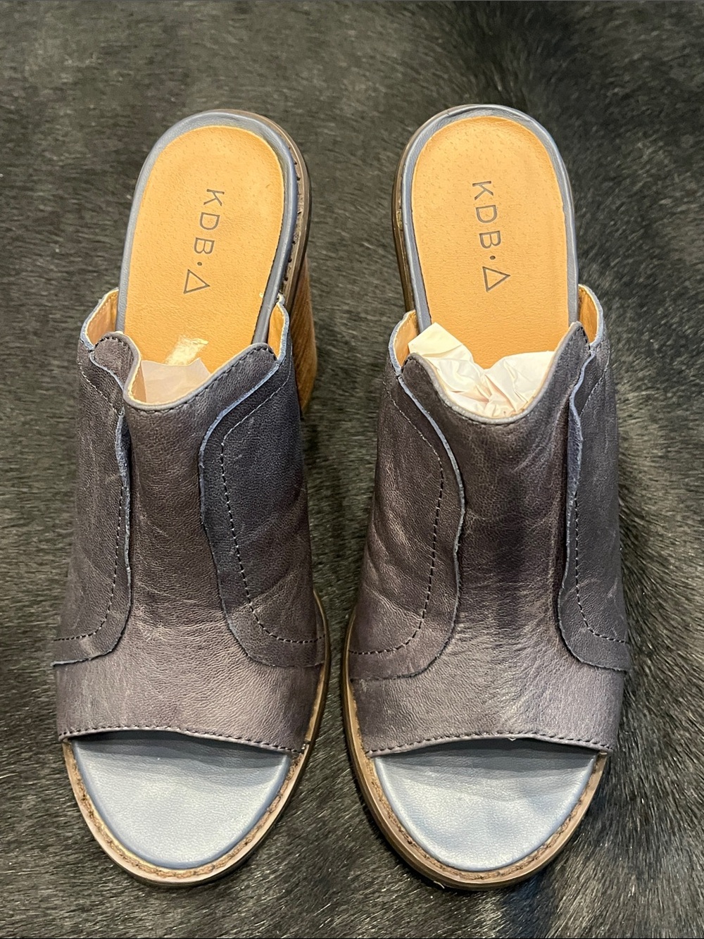 Distressed Denim Looking Leather Heels
Sz 10